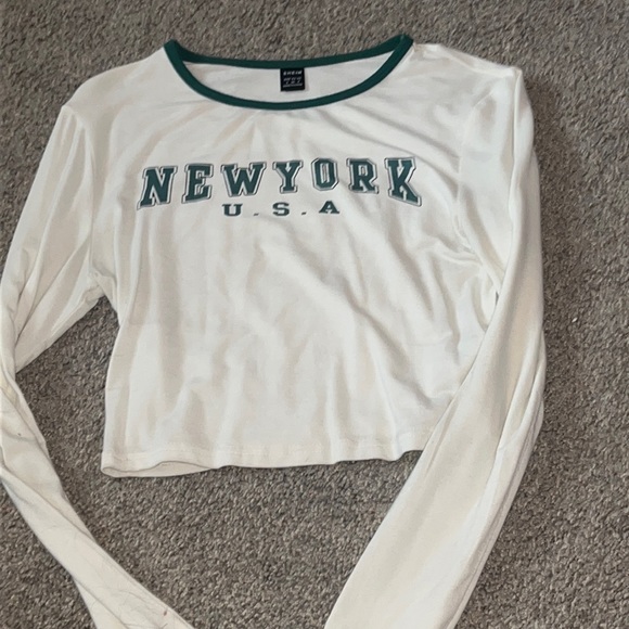 White and Green Cropped long sleeve💚 - Picture 1 of 1